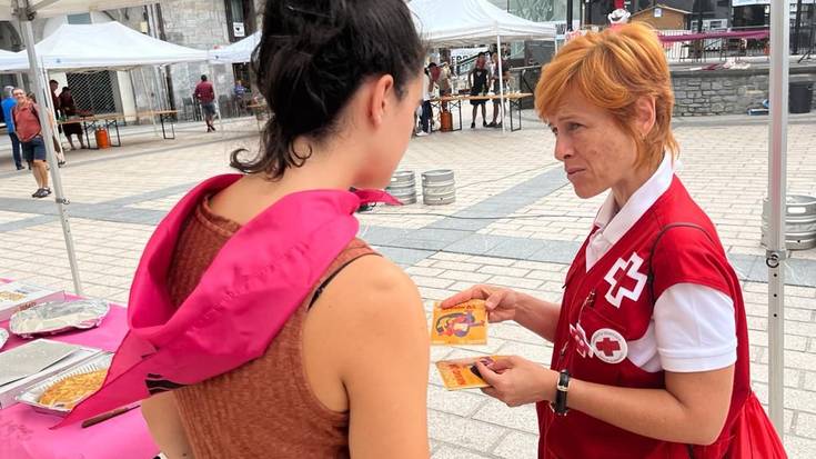 Gurutze Gorriak hiesa eta sexu transmisiozko infekzioak prebenitzeko materiala banatuko du festetan